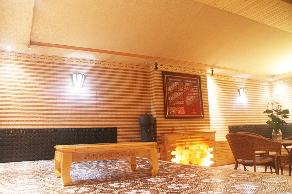 Yuyao Yonghegong Hotel Exteriör bild